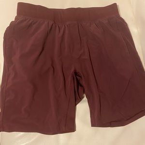 Lululemon workout shorts with liner. Size: XL